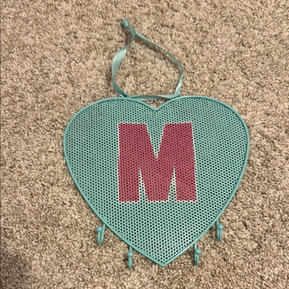 Heart-Shaped jewelry Organizer with pink'M'